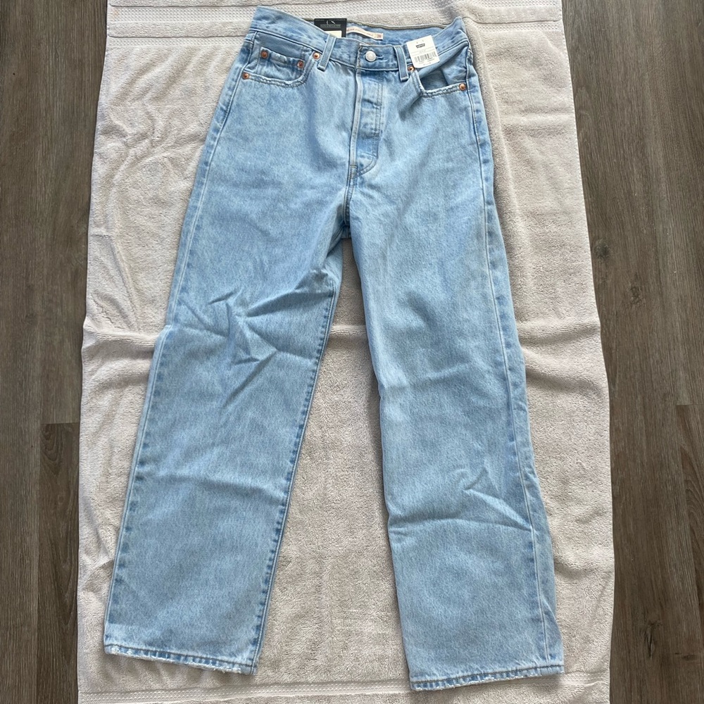 Levi’s Ribcage Straight Ankle Jeans